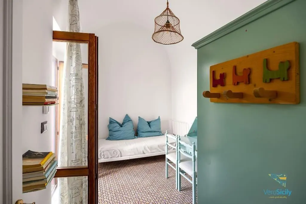 Verosicily Villa Damus Terrasini 0*,