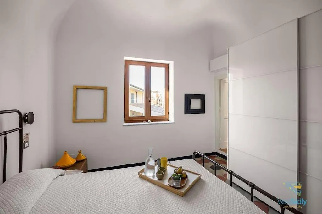 Verosicily Villa Damus Terrasini 0*,